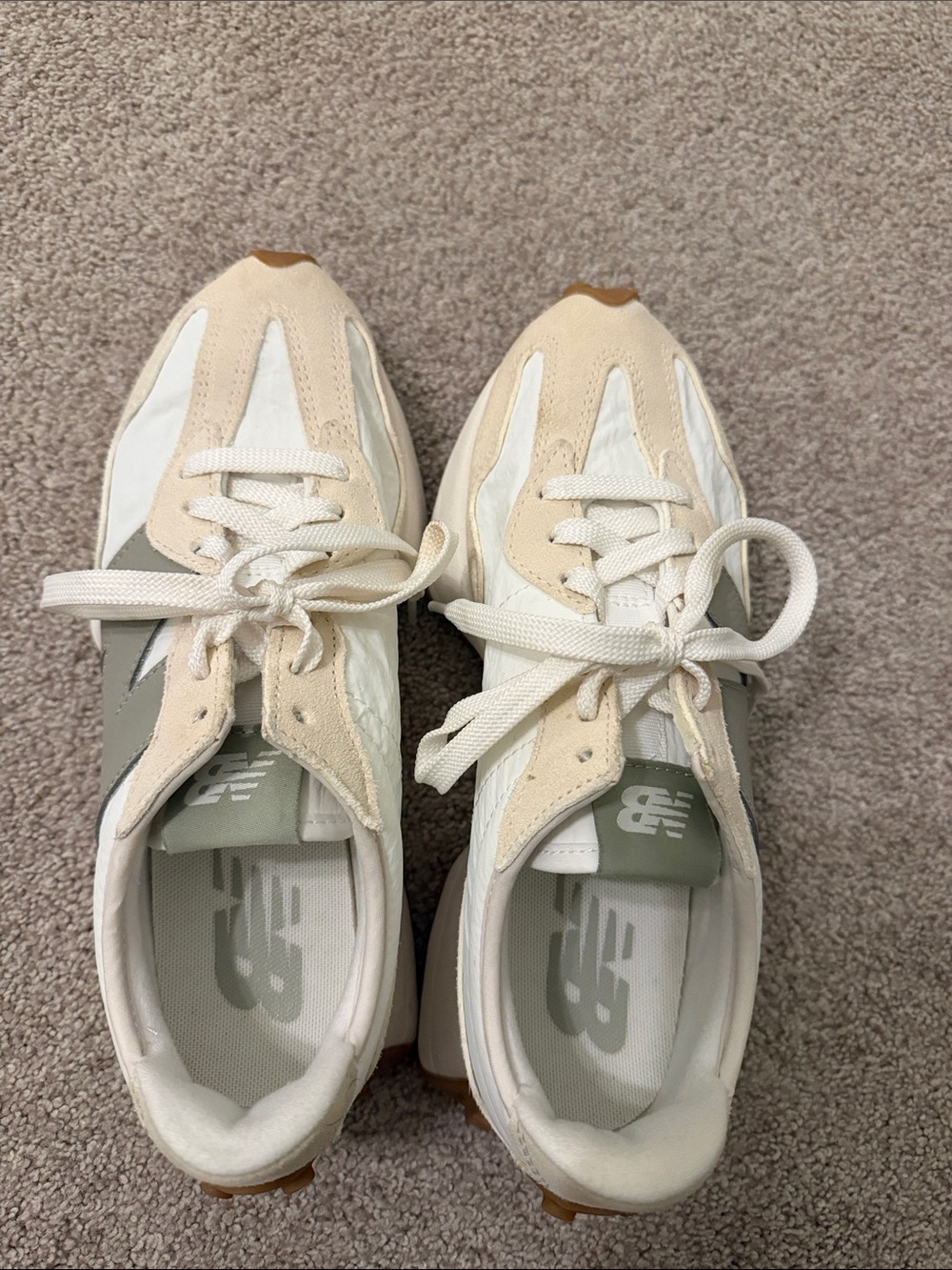 BRAND NEW New Balance 327 sneakers in a cream and beige colorway - Picture 3 of 5
